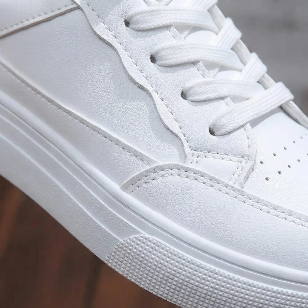 Claryve - Low-Top Lace-Up Women's Sneaker