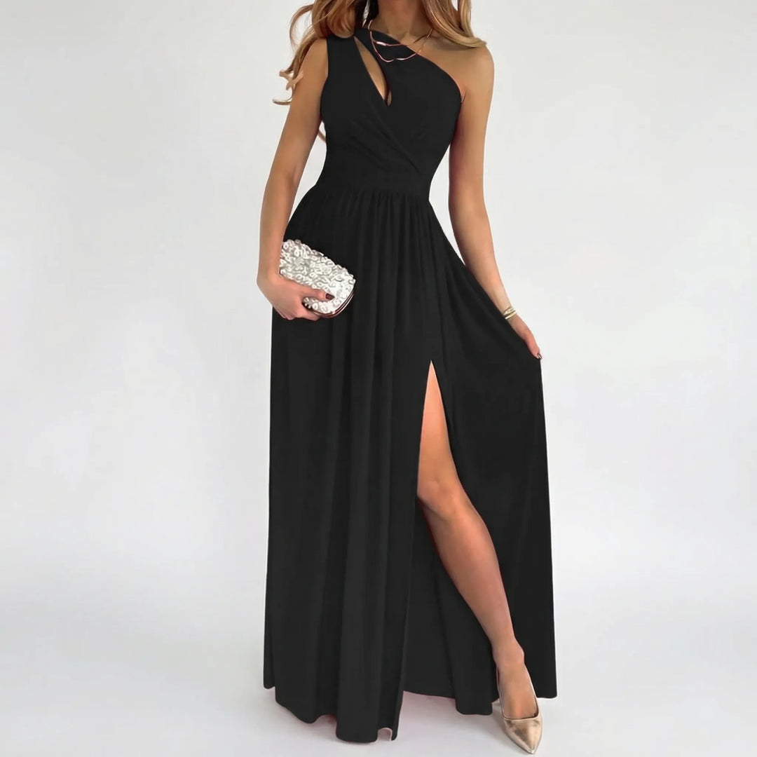 Slitelle - Fitted Halter-Neck Maxi Dress With High Slit